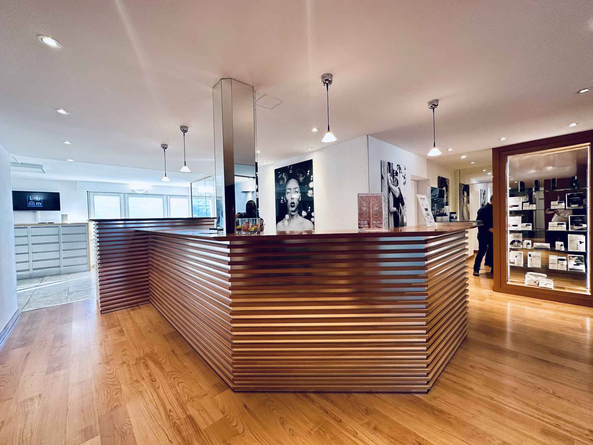 IDÉAL POUR CABINET MÉDICAL : Locaux de 351 m² à louer au Centre de Sion