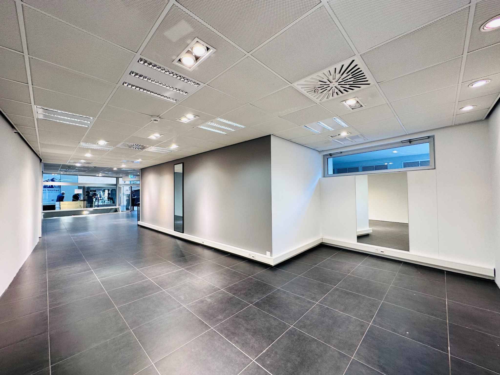 Arcade / locaux / bureaux au cœur de Sion - 204 m²