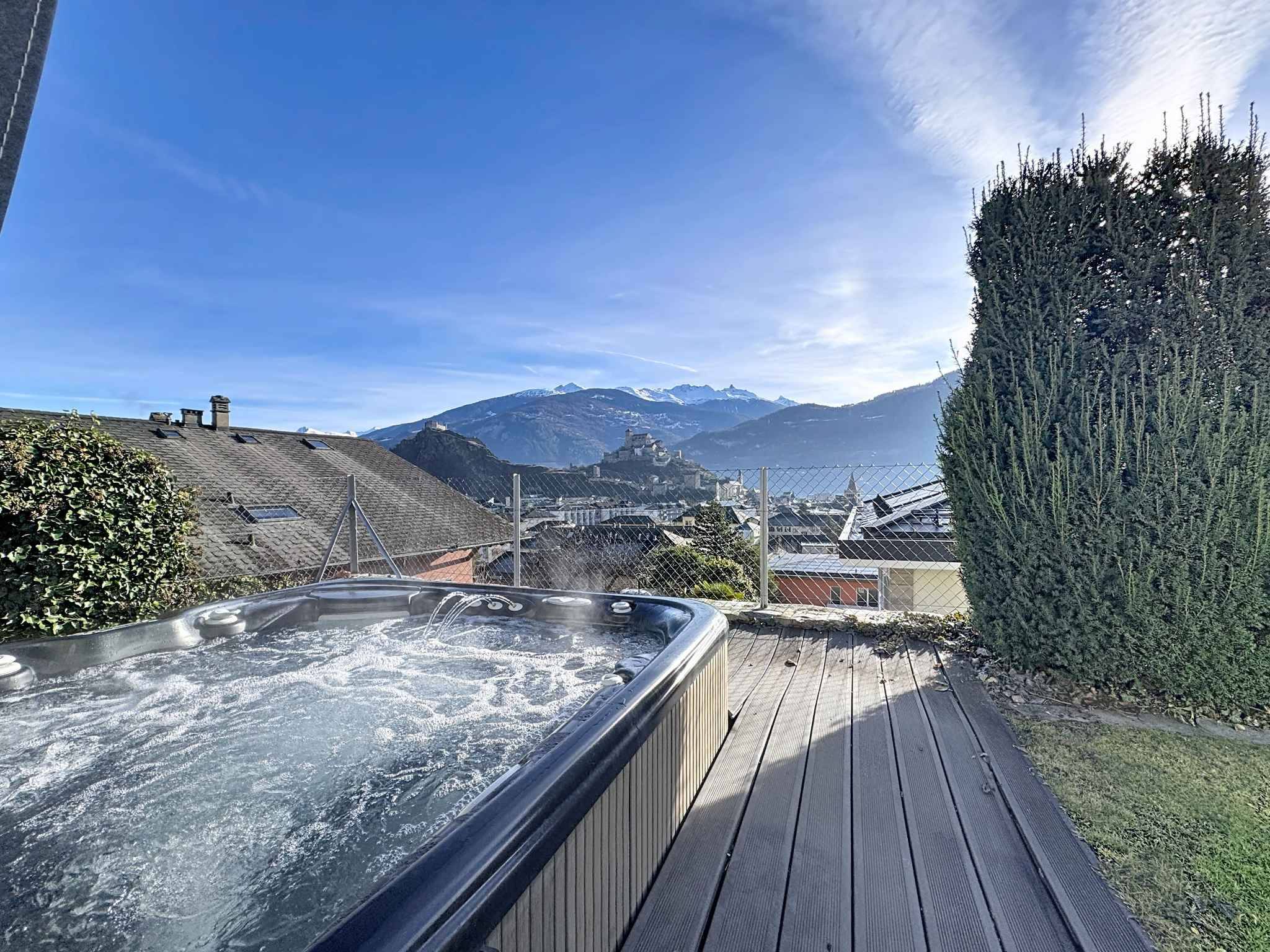 Propriété d’exception avec vue panoramique sur les châteaux | Quartier ultra recherché