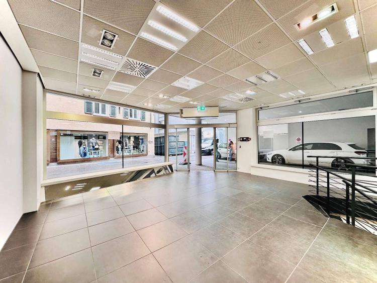 Arcade / locaux / bureaux au cœur de Sion - 204 m²