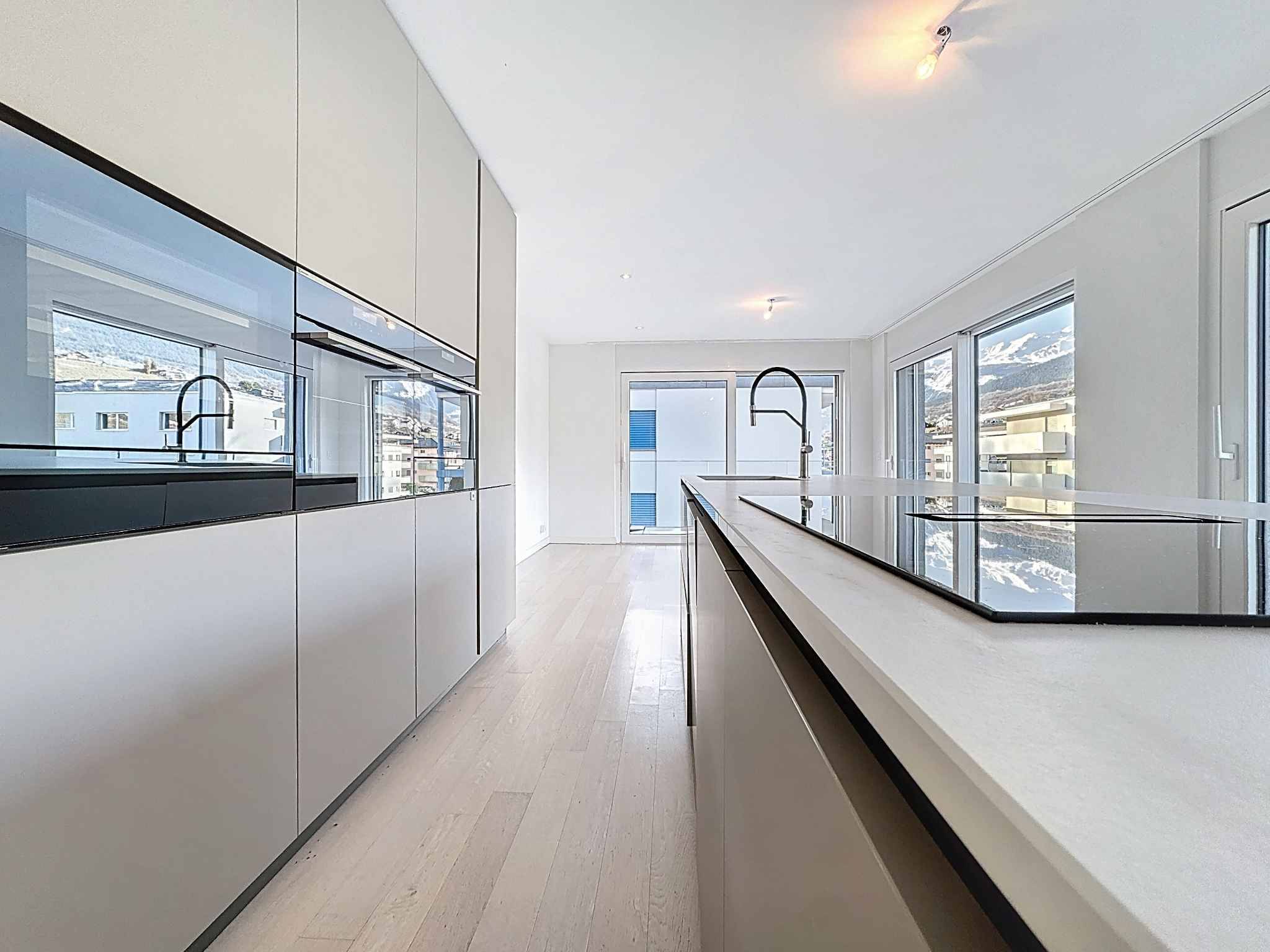 Appartement 4 pièces lumineux avec vue montagne