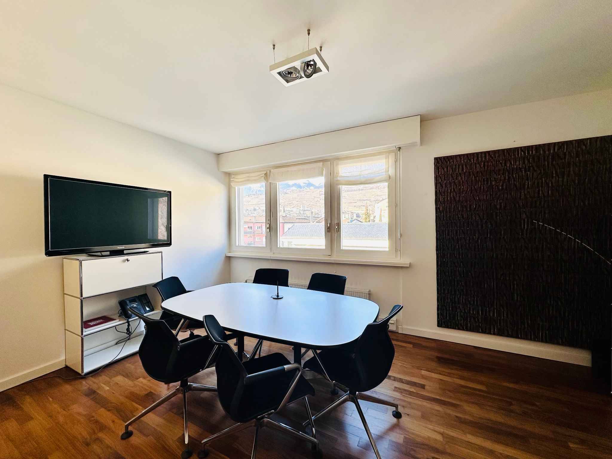 Bureaux traversants et lumineux, aménagés à louer - 192 m² à Sion