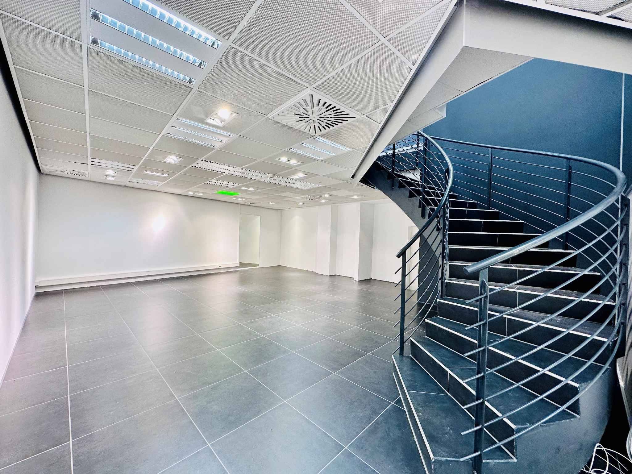 Arcade / locaux / bureaux au cœur de Sion - 204 m²