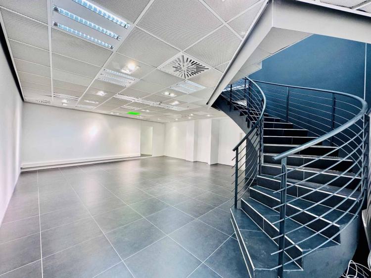 Arcade / locaux / bureaux au cœur de Sion - 204 m²
