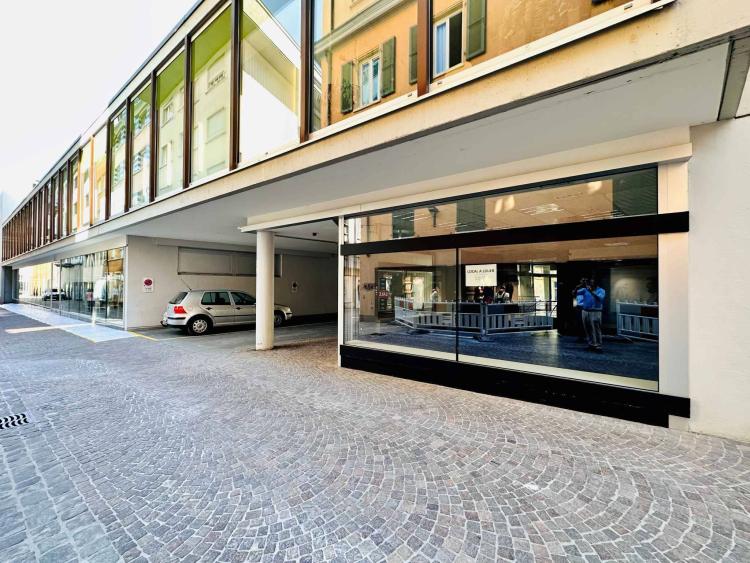 Arcade / locaux / bureaux au cœur de Sion - 204 m²