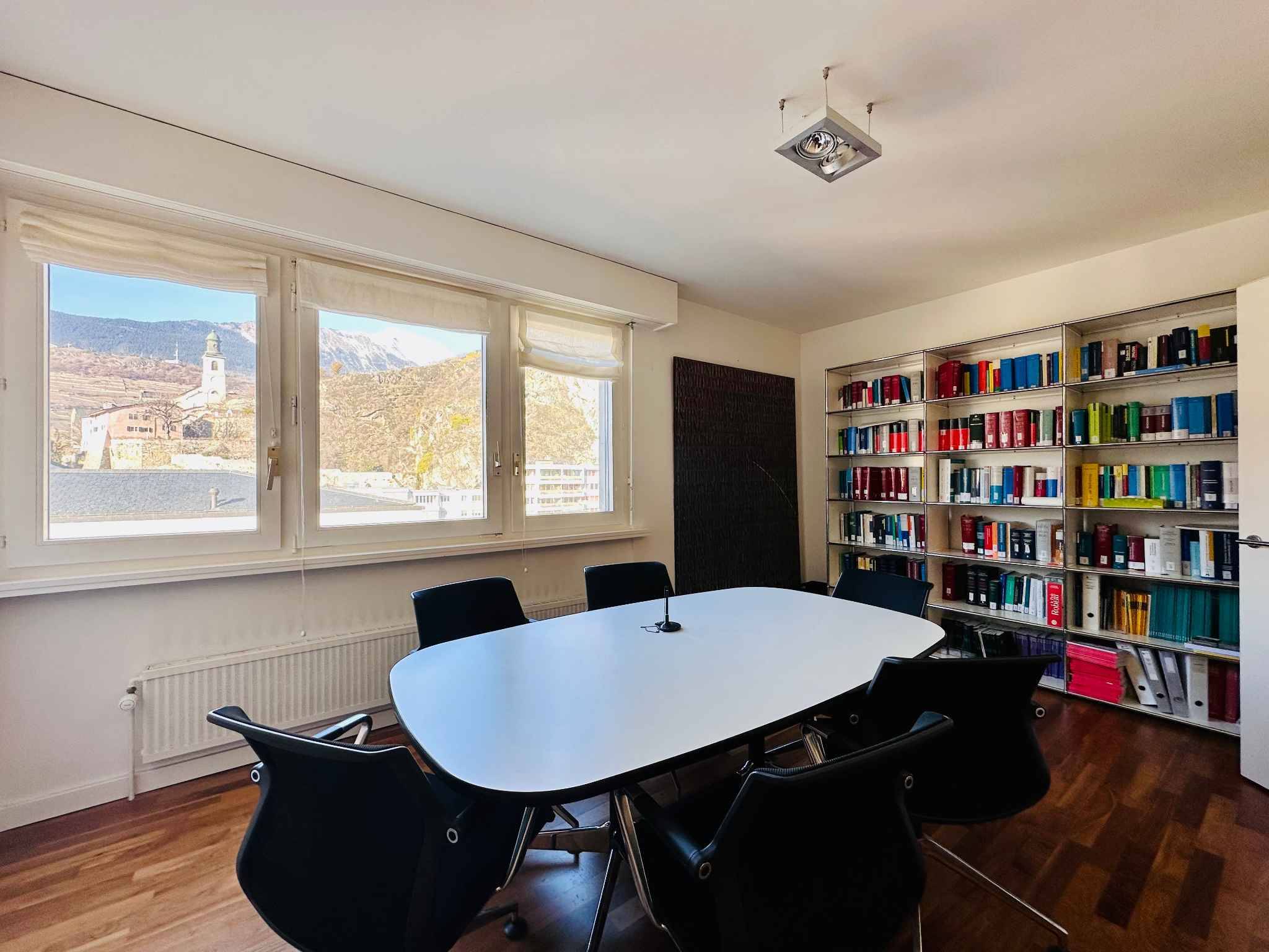 Bureaux traversants et lumineux, aménagés à louer - 192 m² à Sion
